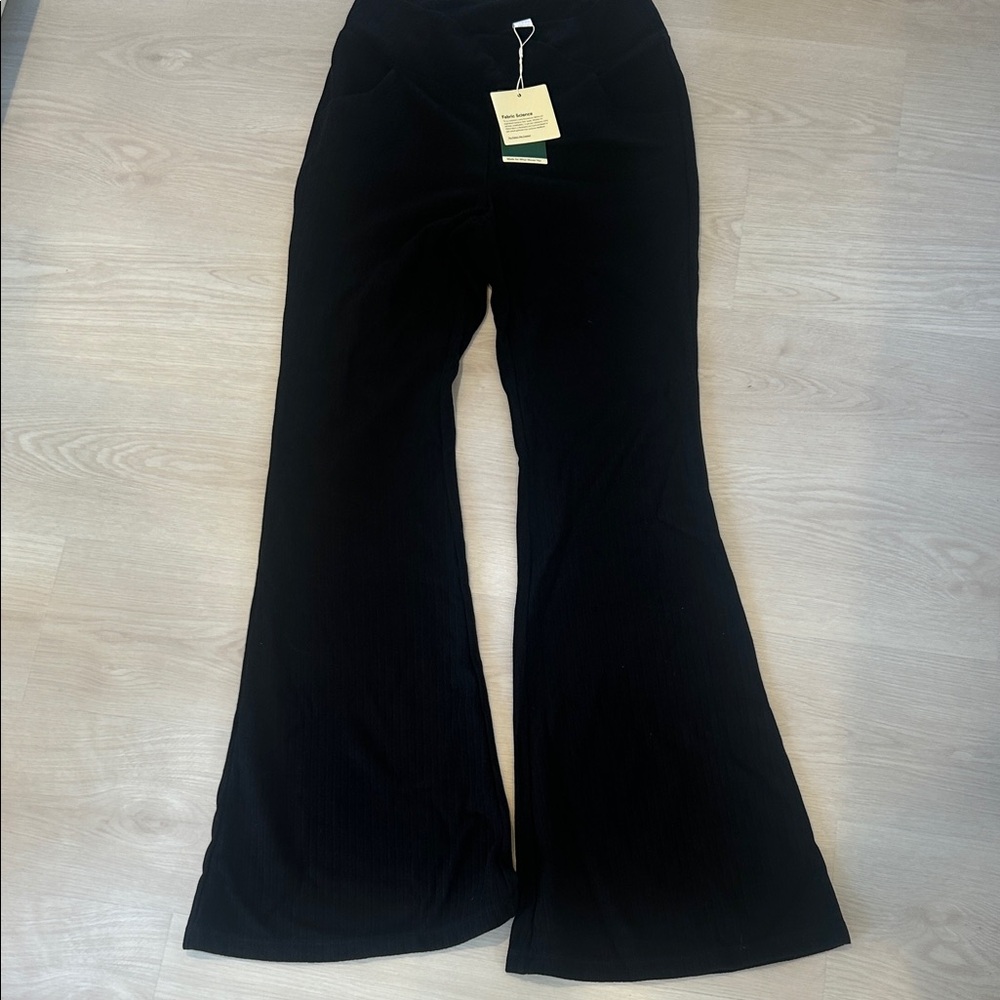 HALARA Black Ribbed High-Waist Flare Pants